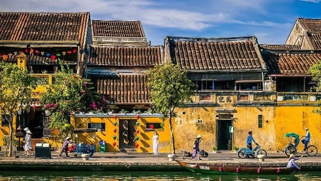 Hoi An ancient town lantern street